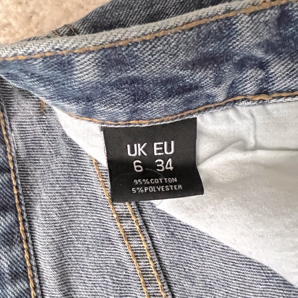 Never worn PLT Long jeans. Split hem. Distressed hem. Size 6. - Picture 2 of 6